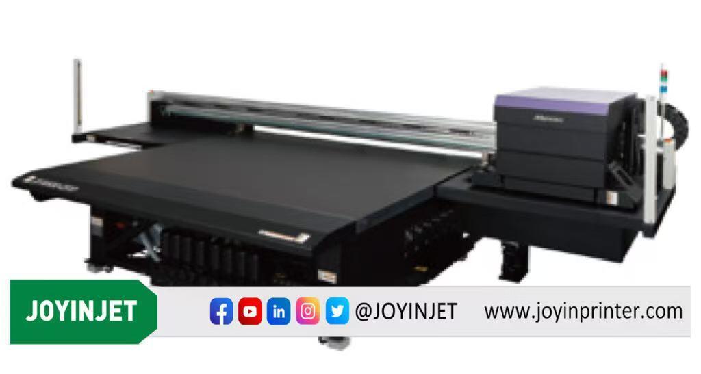 Impresora industrial UV de cama plana de la serie JFX600 de Mimaki con 16 cabezas de impresión, velocidad máxima de 20m2/h e impresión de texturas en 2.5D